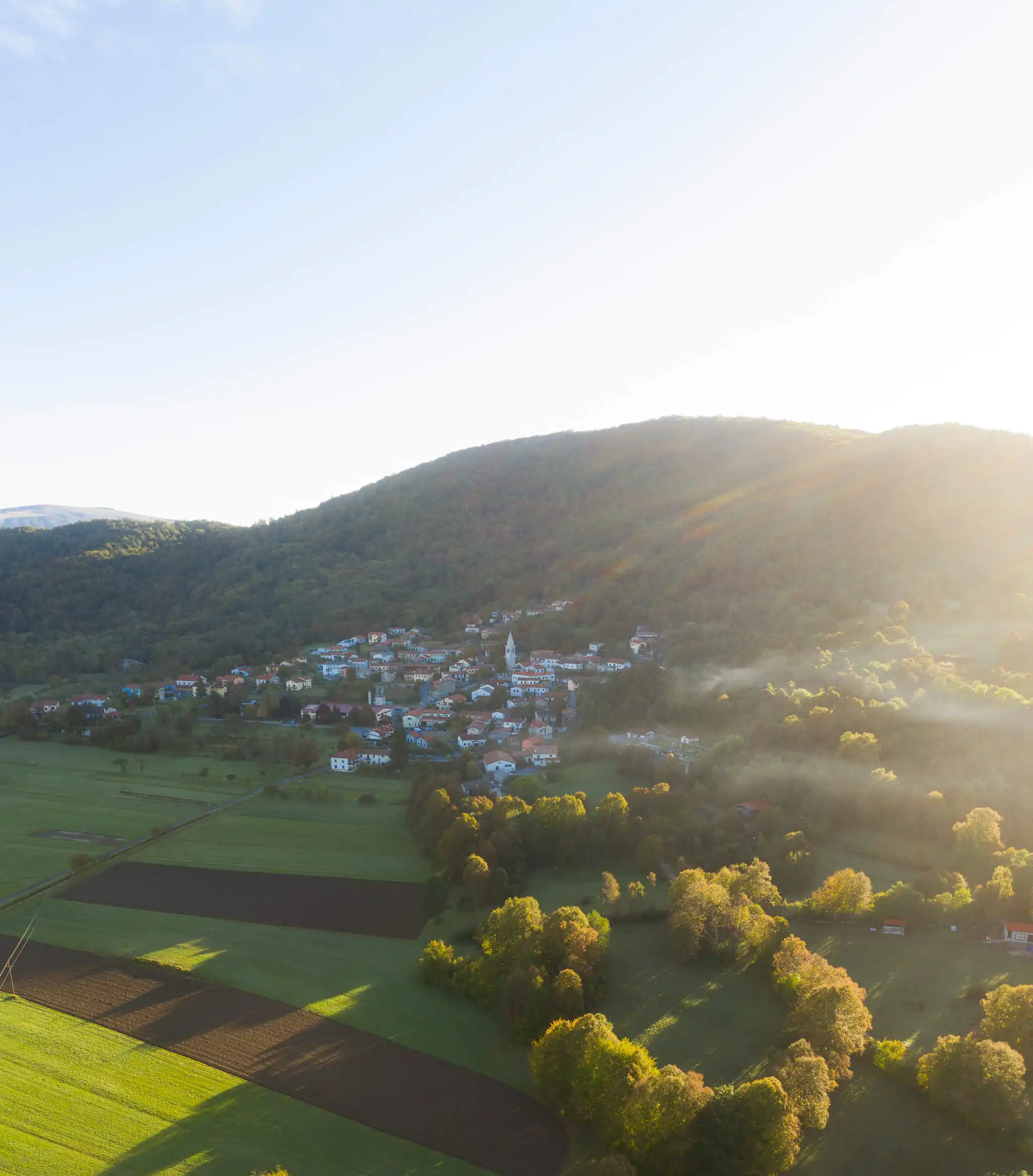 Vas Rodik na Krasu — pohodne in kolesarske poti